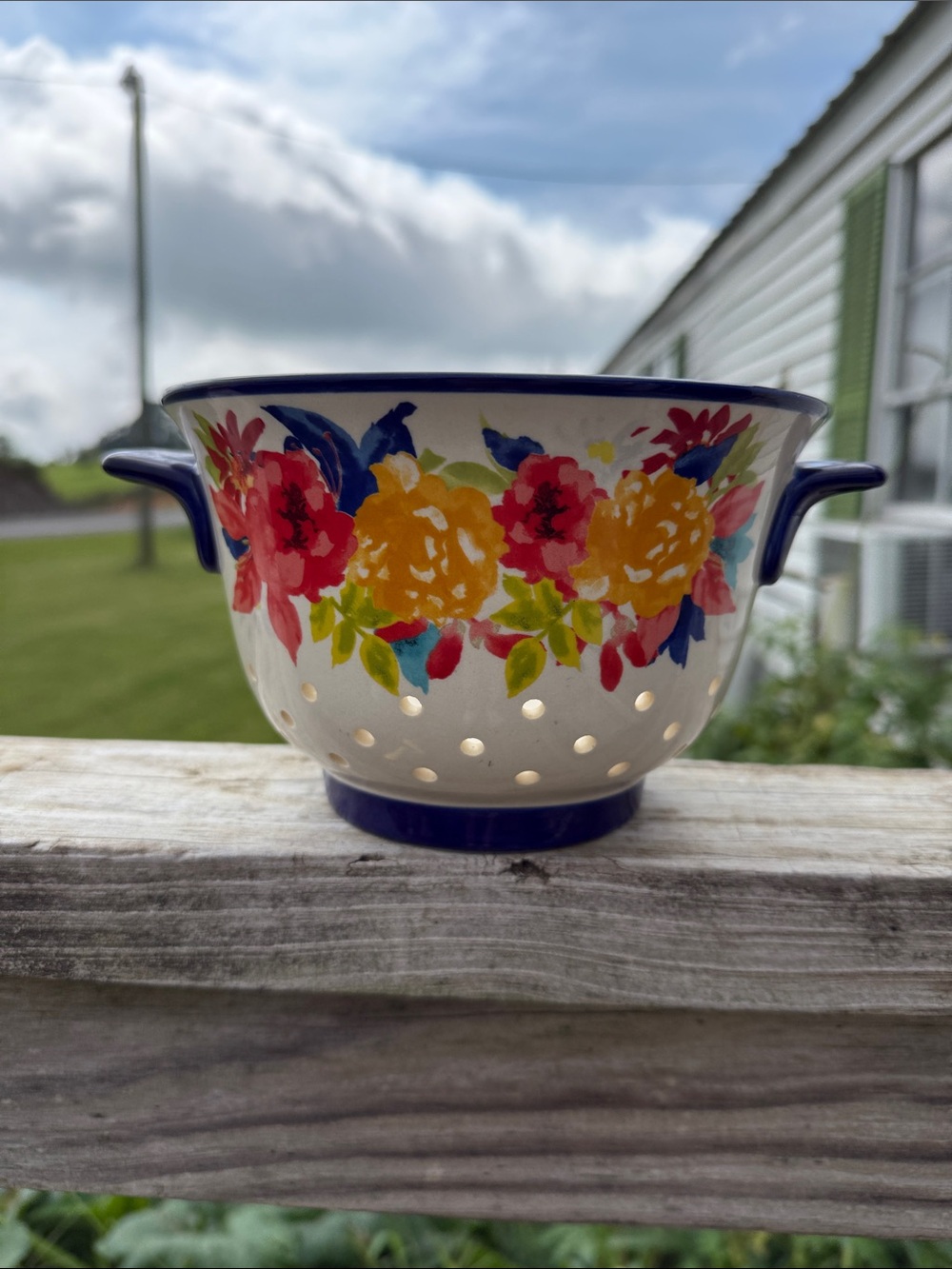 The Pioneer Woman Floral Ceramic Colander - Blue Trim retired set